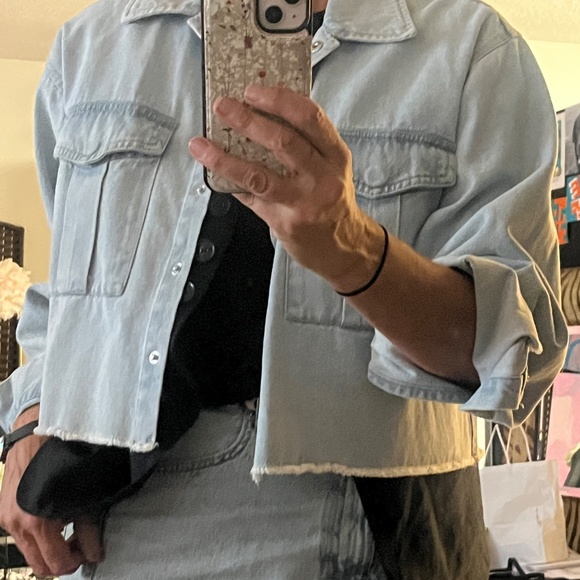 Boxy Cropped Denim Jacket - Picture 4 of 5